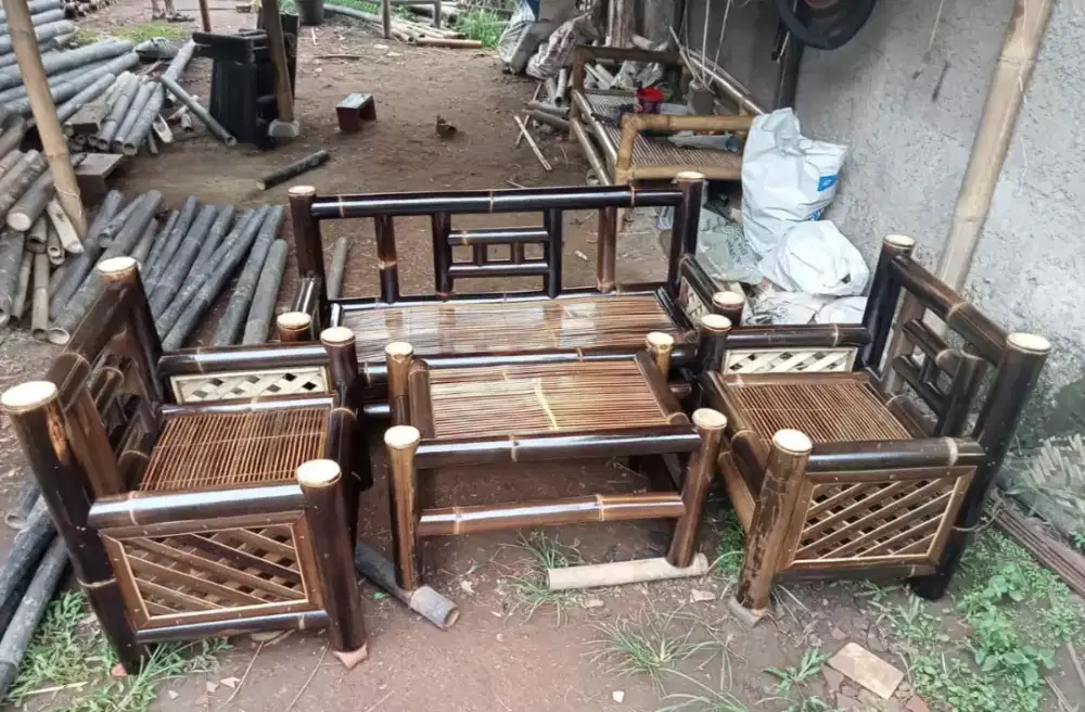 Bangku Setelan Minimalis