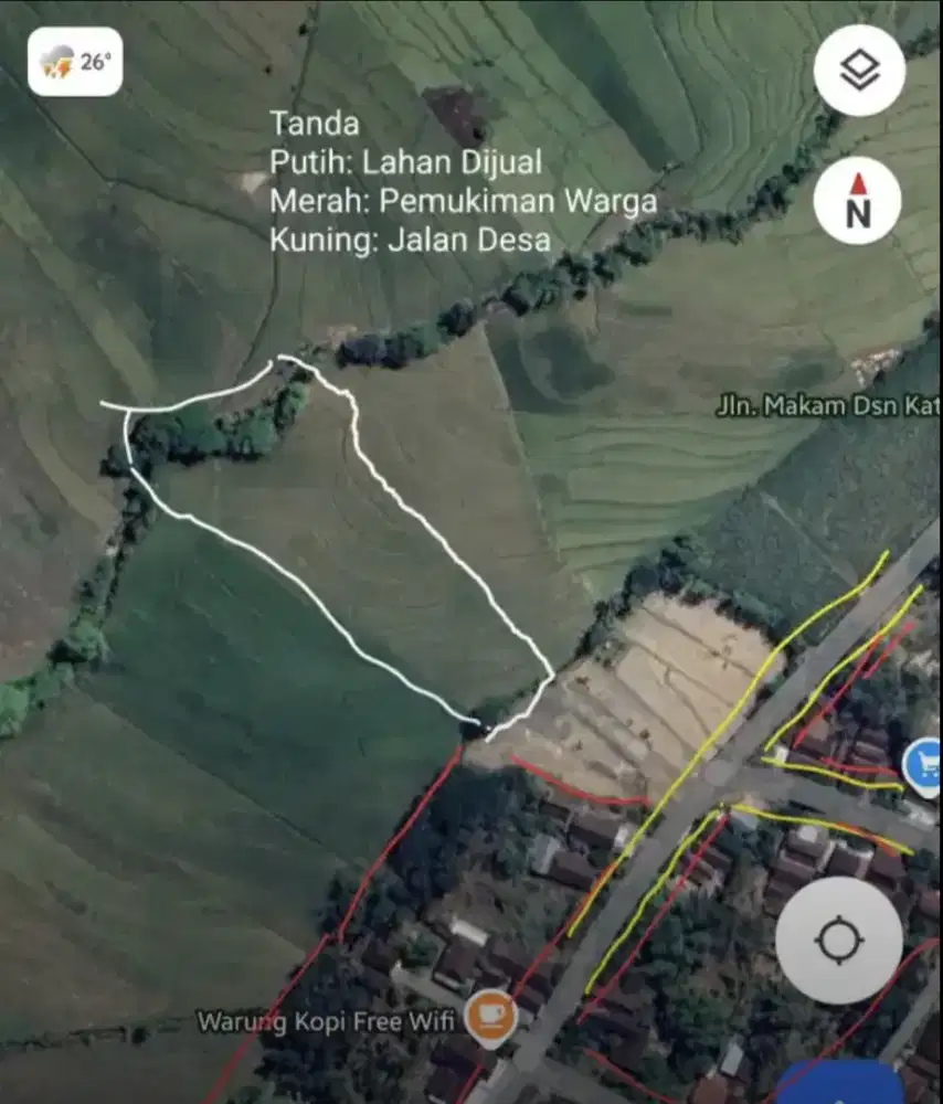 Sawah Produktif Padi Dekat Pemukiman