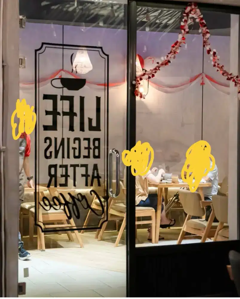 dijual kaca pintu bekas caffe