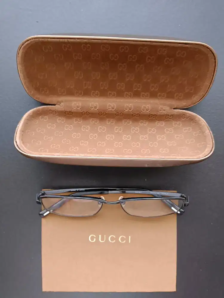 Frame kacamata wanita Gucci