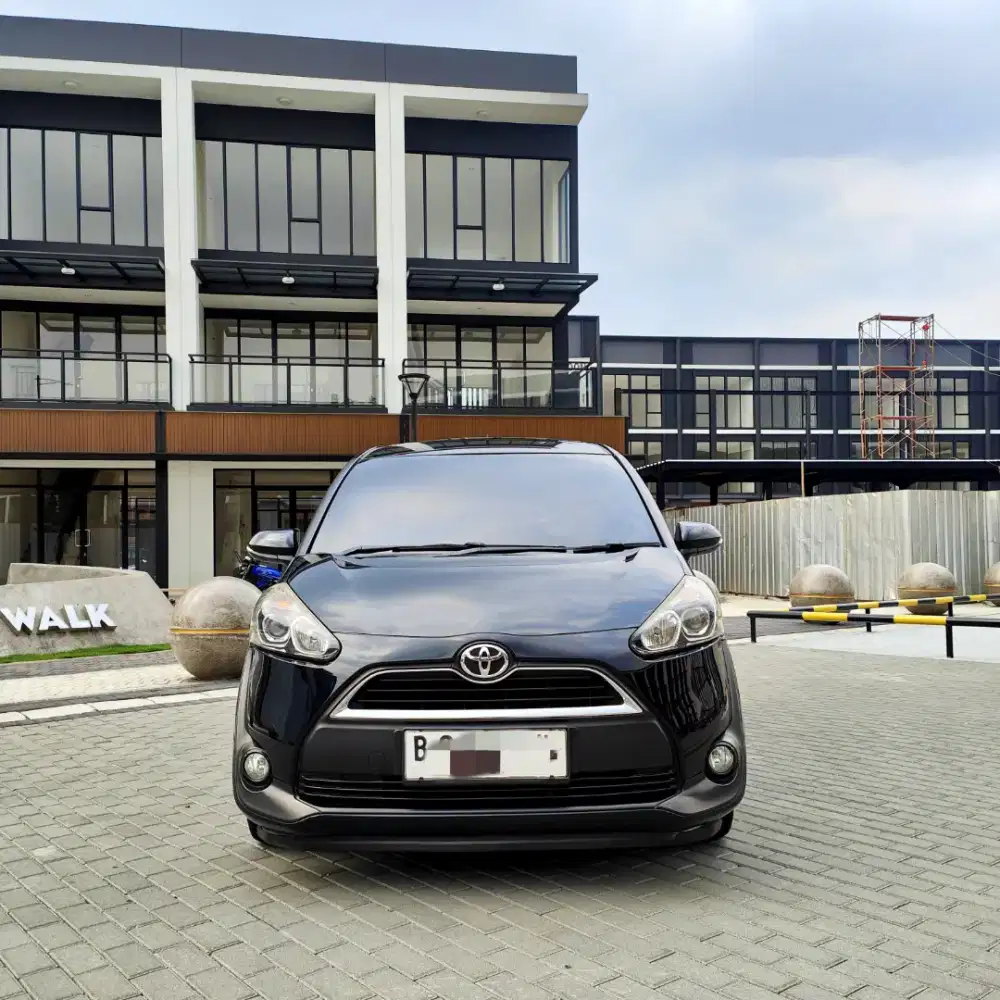 Toyota Sienta G at 2018