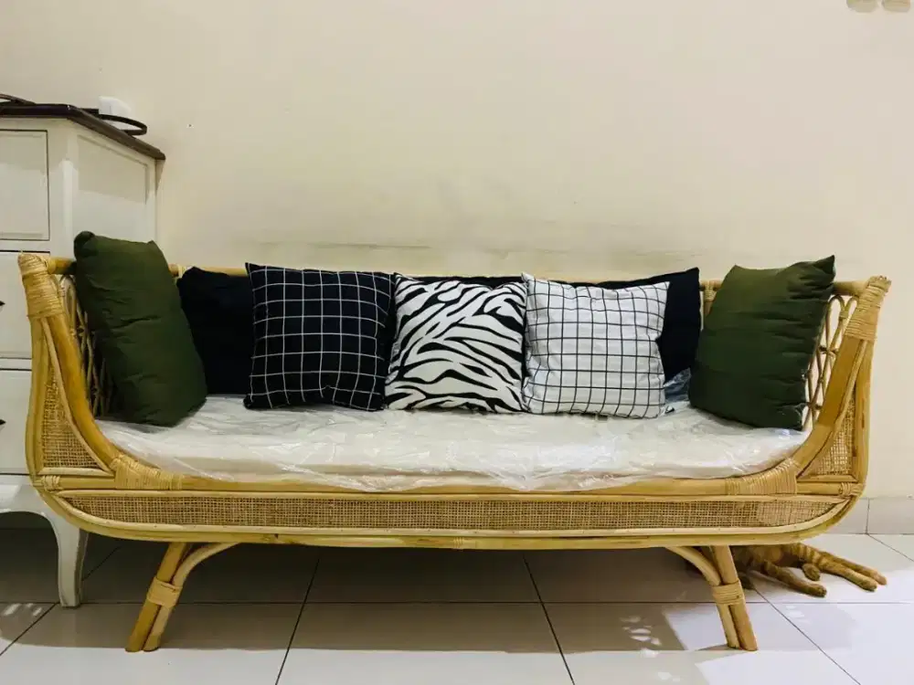 JUAL MURAH! Sofa Rotan Asli Bonus Bantal (LIKE NEW)
