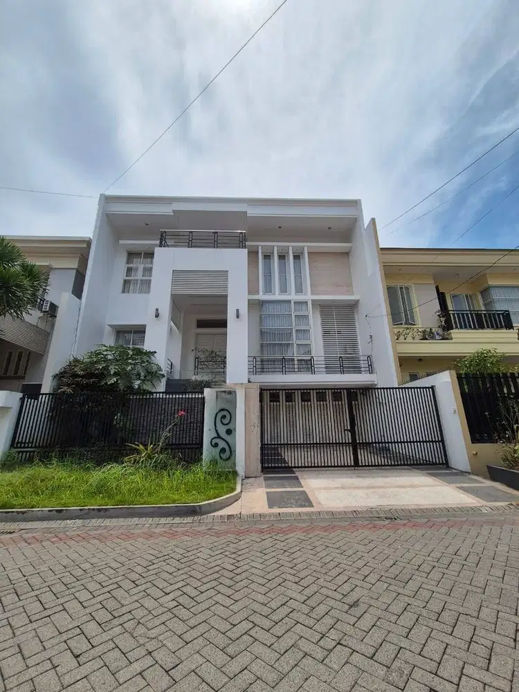 Dijual Rumah Cantik Siap Huni Araya 1 Galaxy Bumi Permai 3 Lantai