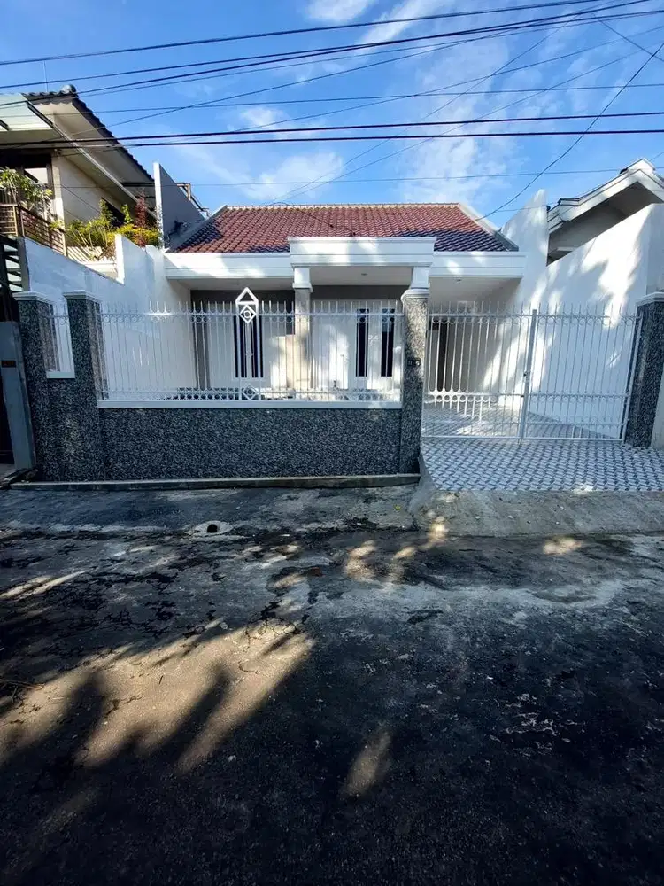 Rumah 2 Lantai Luas 250 m2 area Puncak Dieng Kota Malang