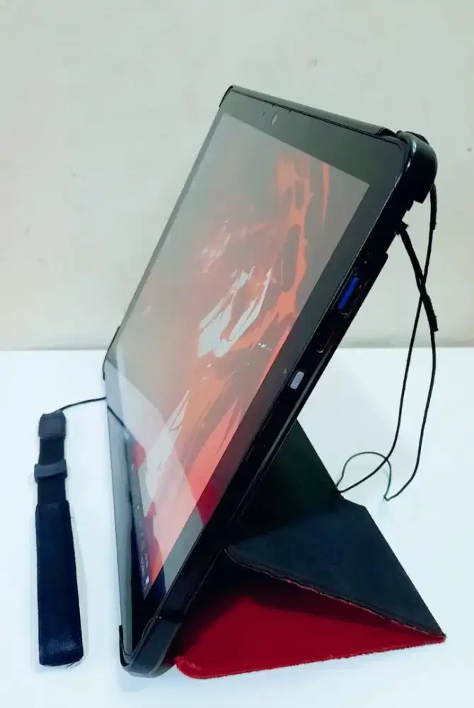 Laptop Tablet 2in1 Fujitsu V727 Setara Surface Pro