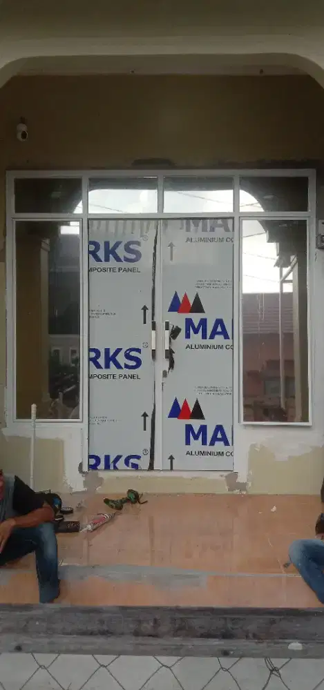 Menerima pemasangan acp