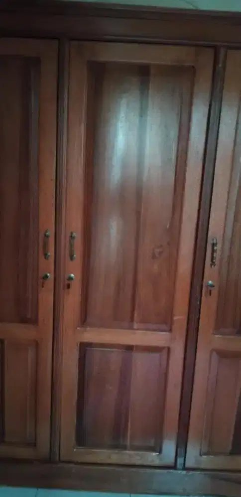 Lemari Pakaian Jati 3 Pintu