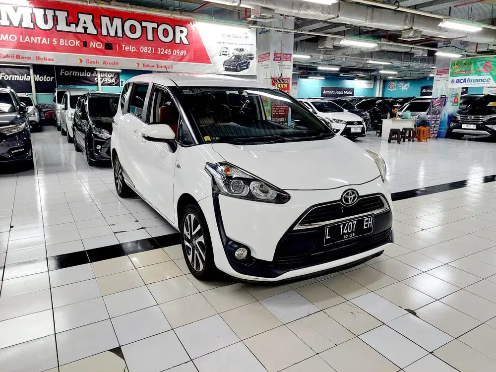 Toyota SIENTA V AT thn 2016