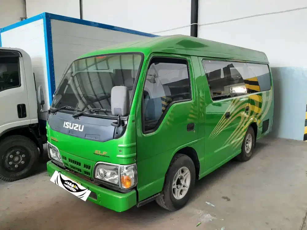 Isuzu ELF Microbus Th2012 Executive