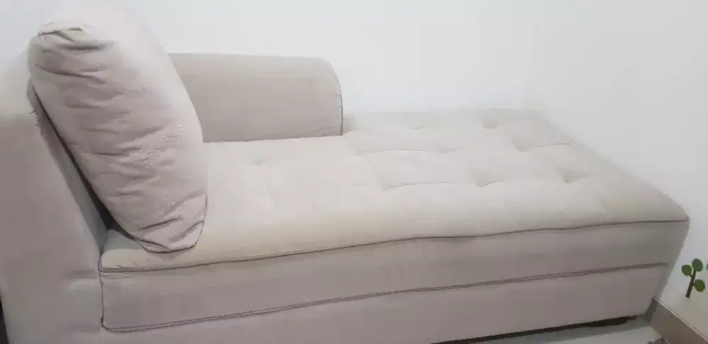 Sofa santai cream