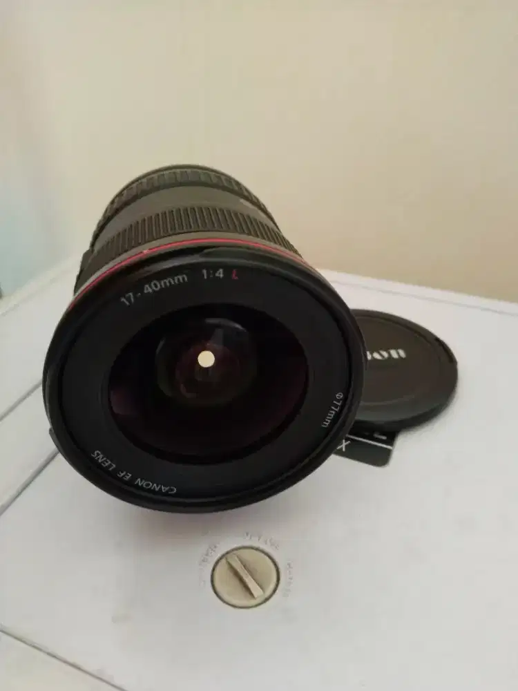 Lensa canon ef 17-40 f. 4 usm