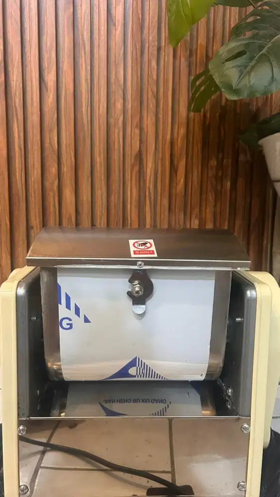 Mixer Roti Listrik Ossel – bekas baru