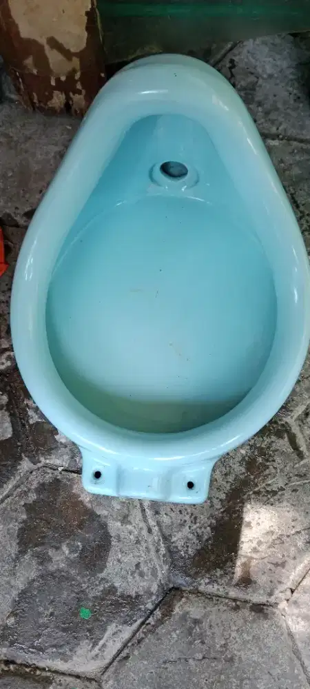 Closet kencing berdiri