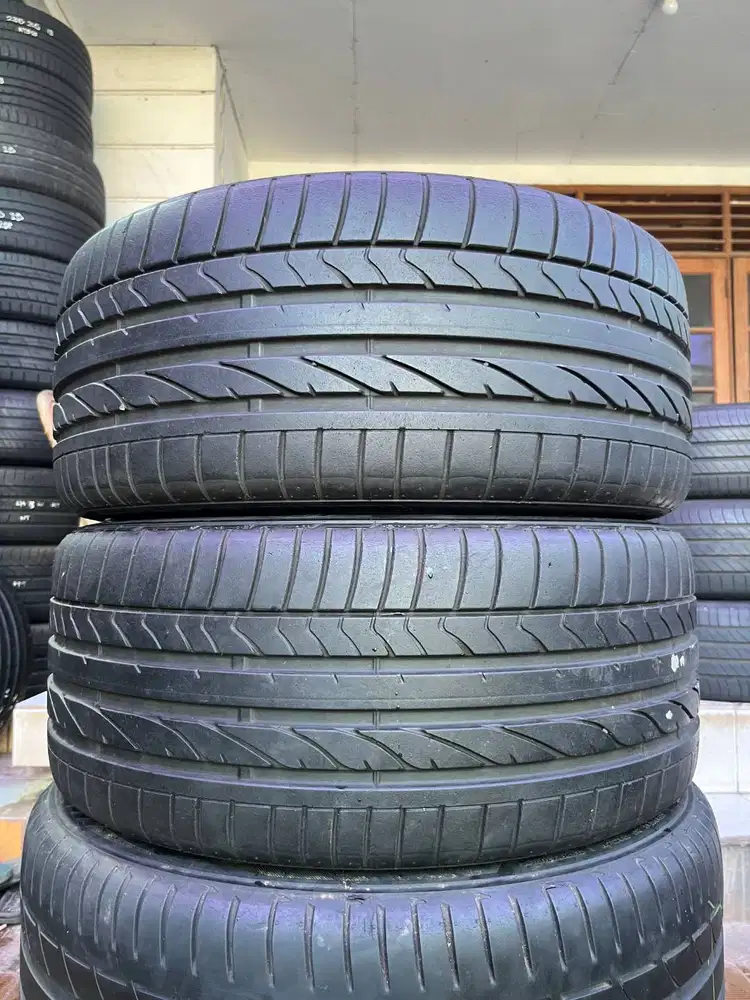 Ban Bridgestone Potenza RE050A 245 40 r18 2Pcs