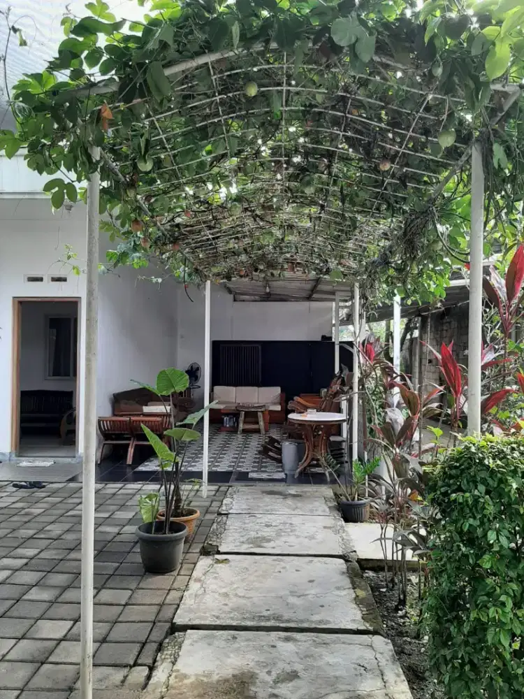 Dijual rumah konsep Villa terbuka