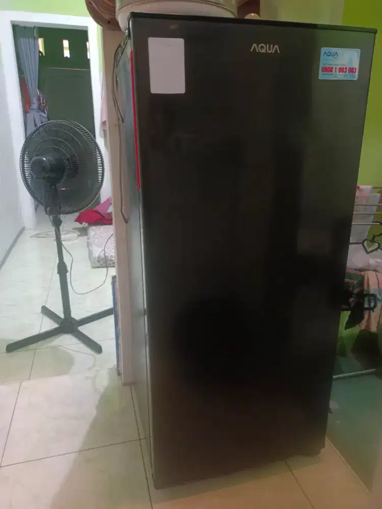 KULKAS AQUA BLACK