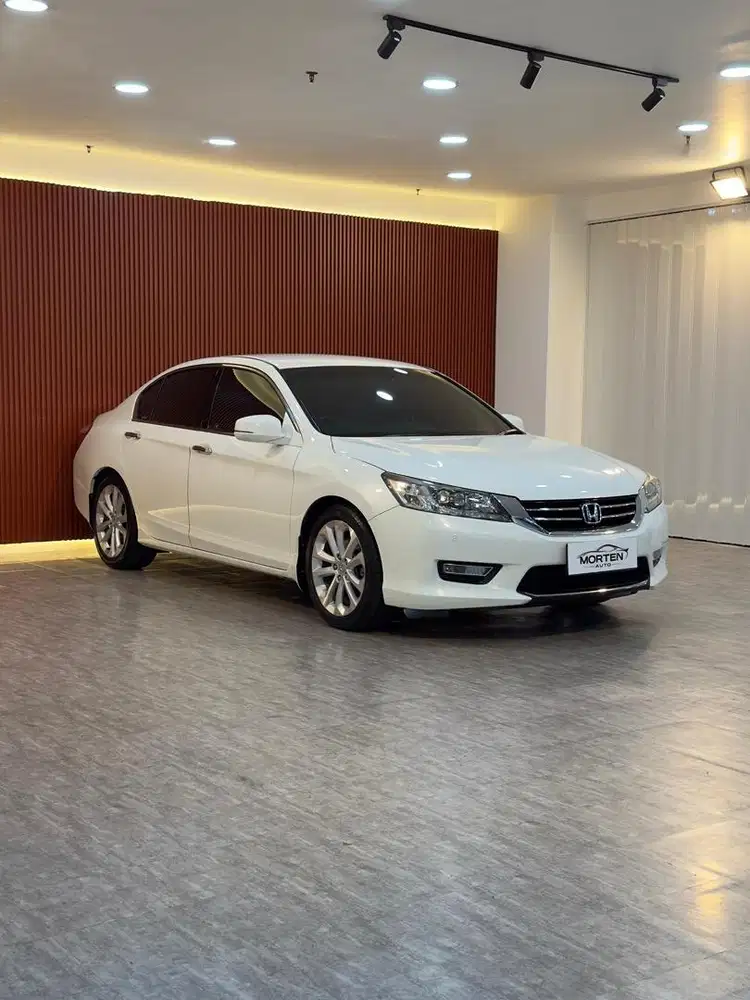 Toyota Camry 2.5 V tahun 2017