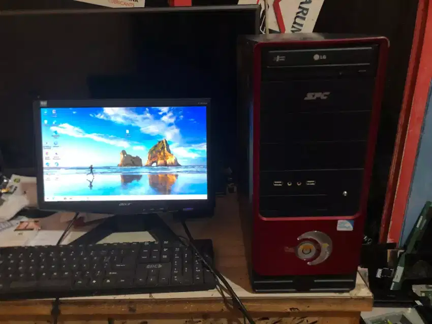 PC Fullset. CPU + Monitor + Keyboard + Mouse. RAM 8GB. Siap Pakai