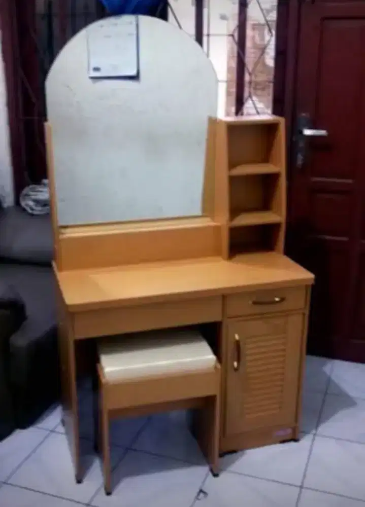 Meja Rias Apanel MRJ-602