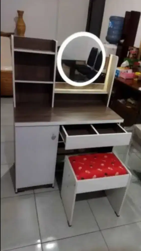 Meja Rias LED + Puff / Kursi