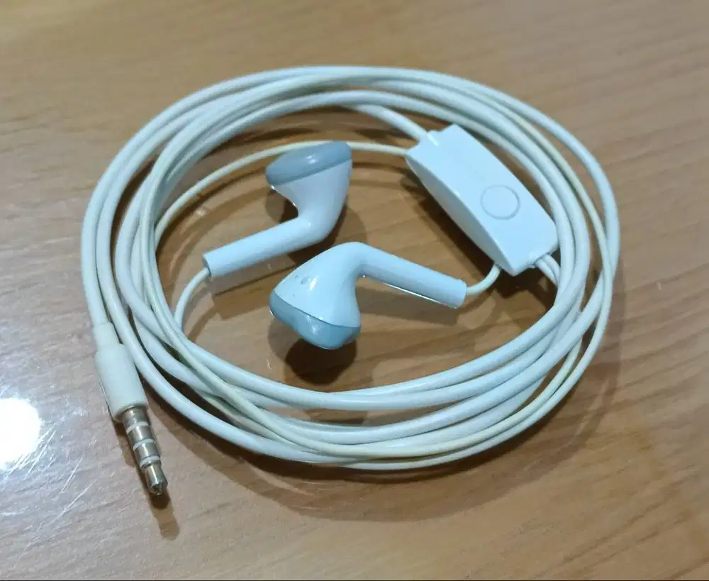 Head set 3 bh hendsfree bagus no minus murah 49rb dapat 3 cocok utk hp