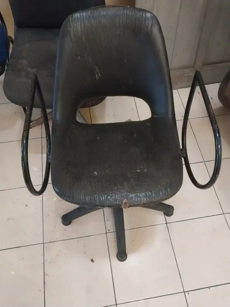 KURSI PUTAR DAN NAIK TURUN