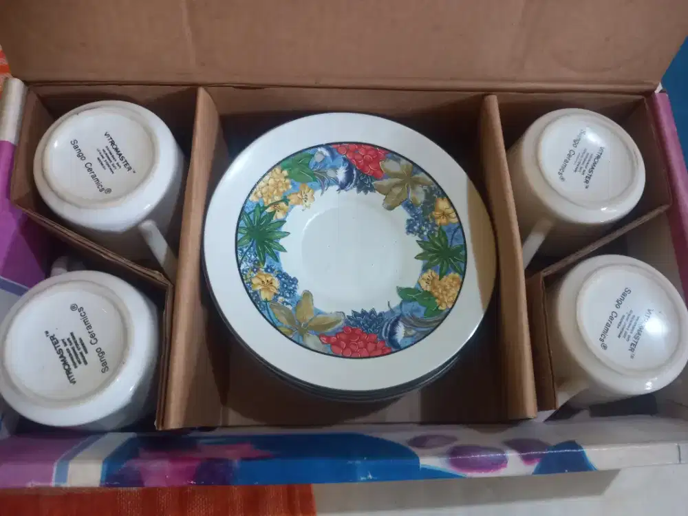 Set cangkir + alas / tatakan