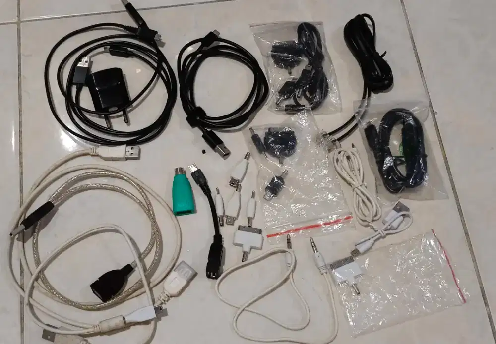 Aneka kabel hp charger data dll semuanya 50rb saja sesuai gambar
