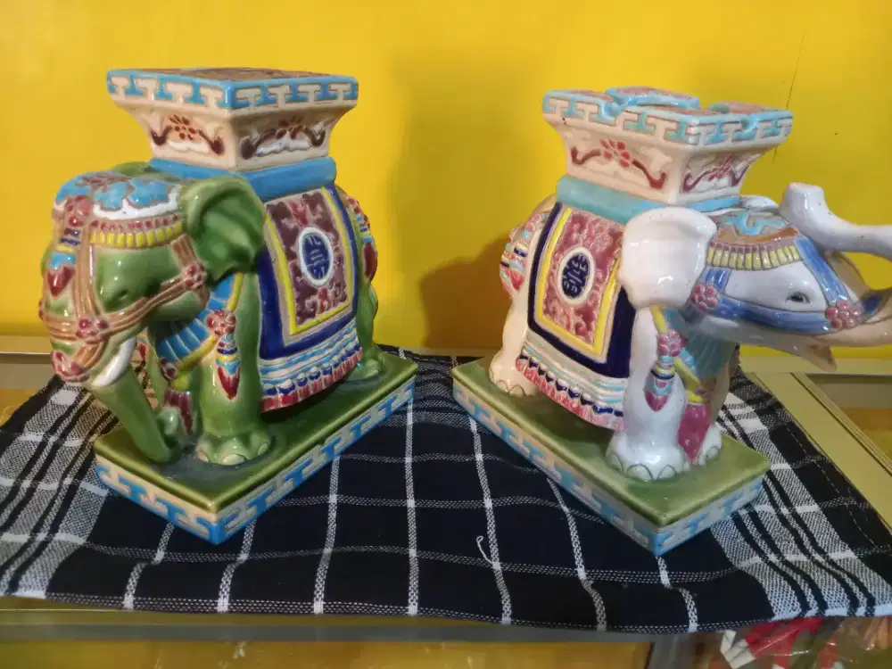 Guci Keramik Gajah Thailand