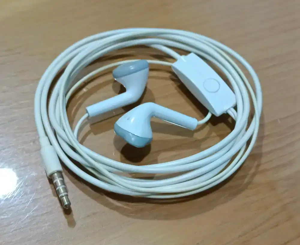 Head set 3 bh hendsfree bagus no minus murah 50rb dapat 3 cocok utk hp