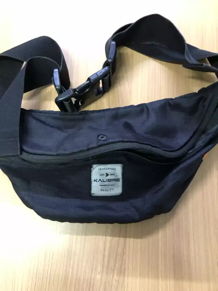 tas selempang kalibre hitam (100% original)