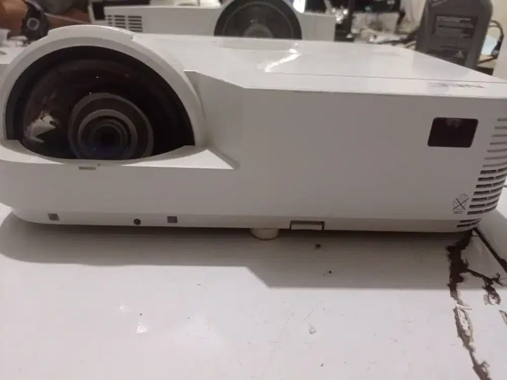 NEC M353WS – Proyektor Short-Throw 3500 Lumens WXGA (1280×800)