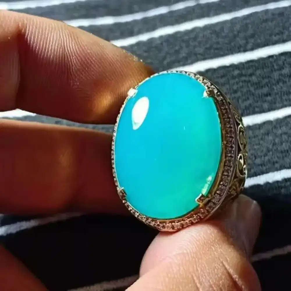 Bacan Doko jumbo kristal giwang