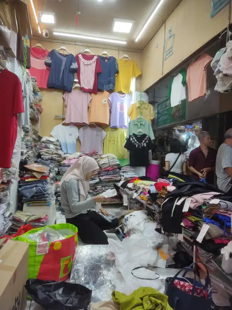 Di butuhkan karyawan toko jual baju