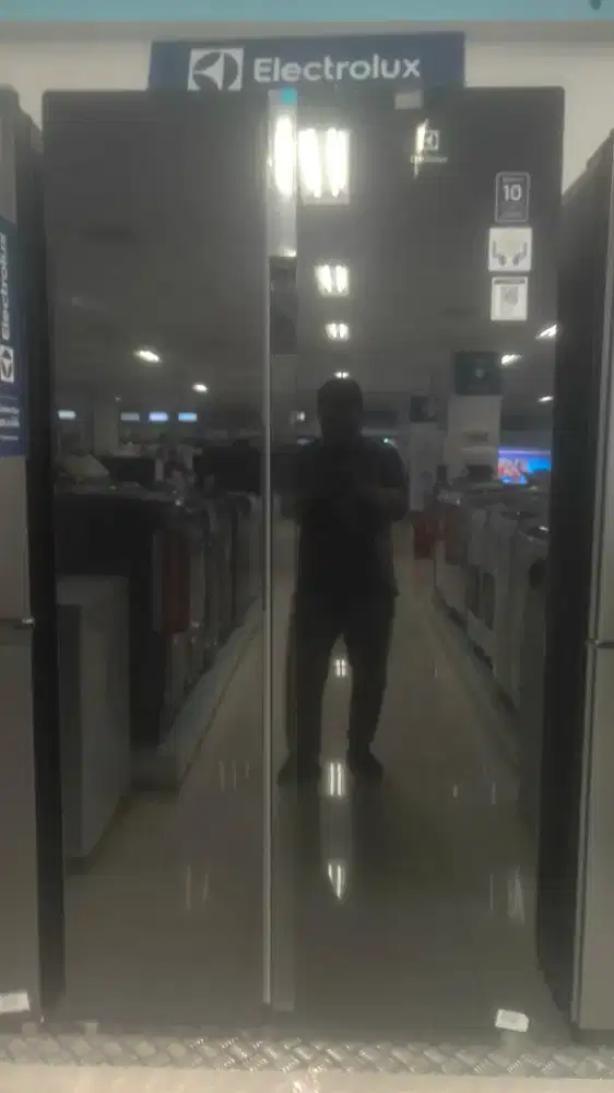 Kulkas SBS Electrolux