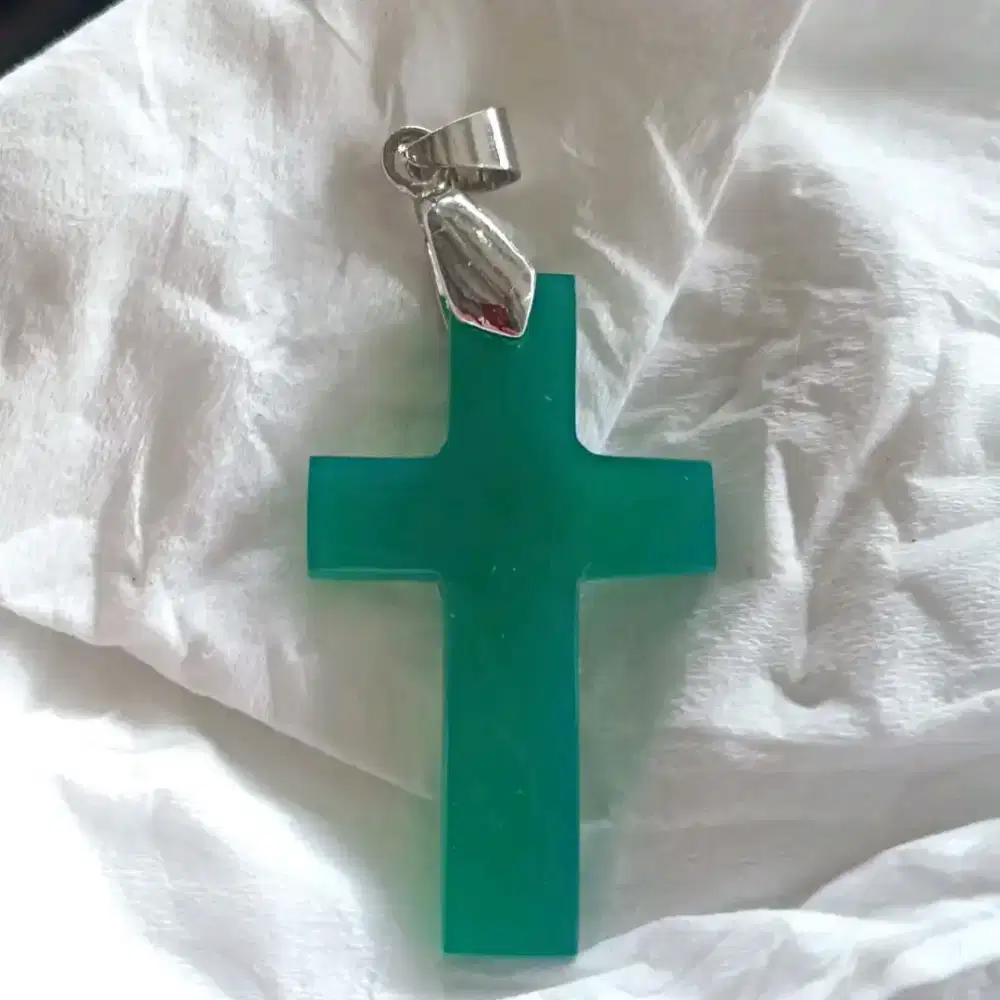 Liontin salib Chrome Chalcedony