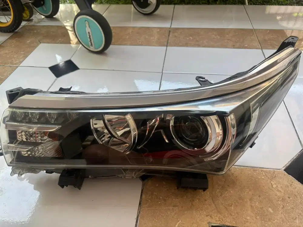 Head lamp (lampu depan kanan kiri) toyota Altis 2014 ,2015 ,2017