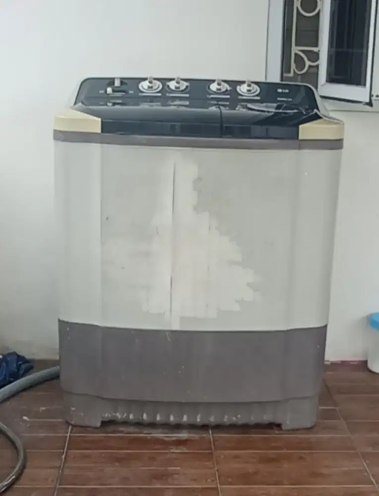 LG Mesin Cuci 2 Tabung 8 kg (second)