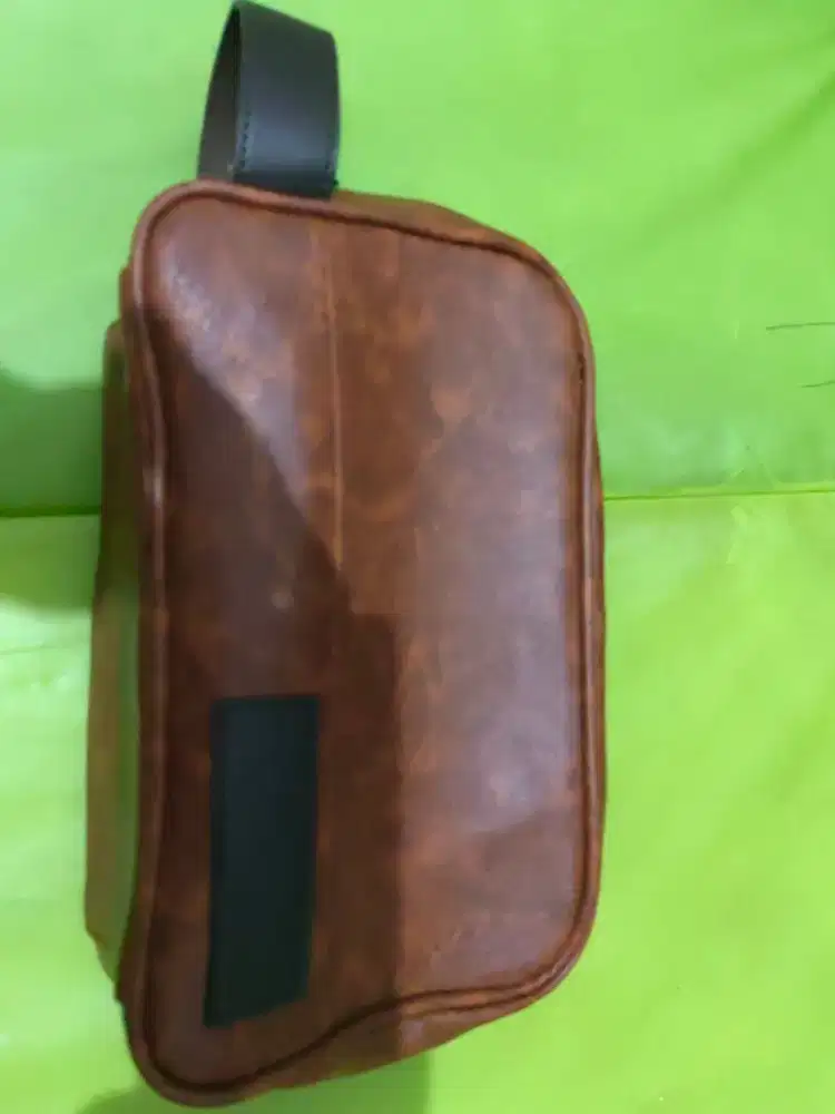 Tas kecil kulit sintetis tanpa brand
