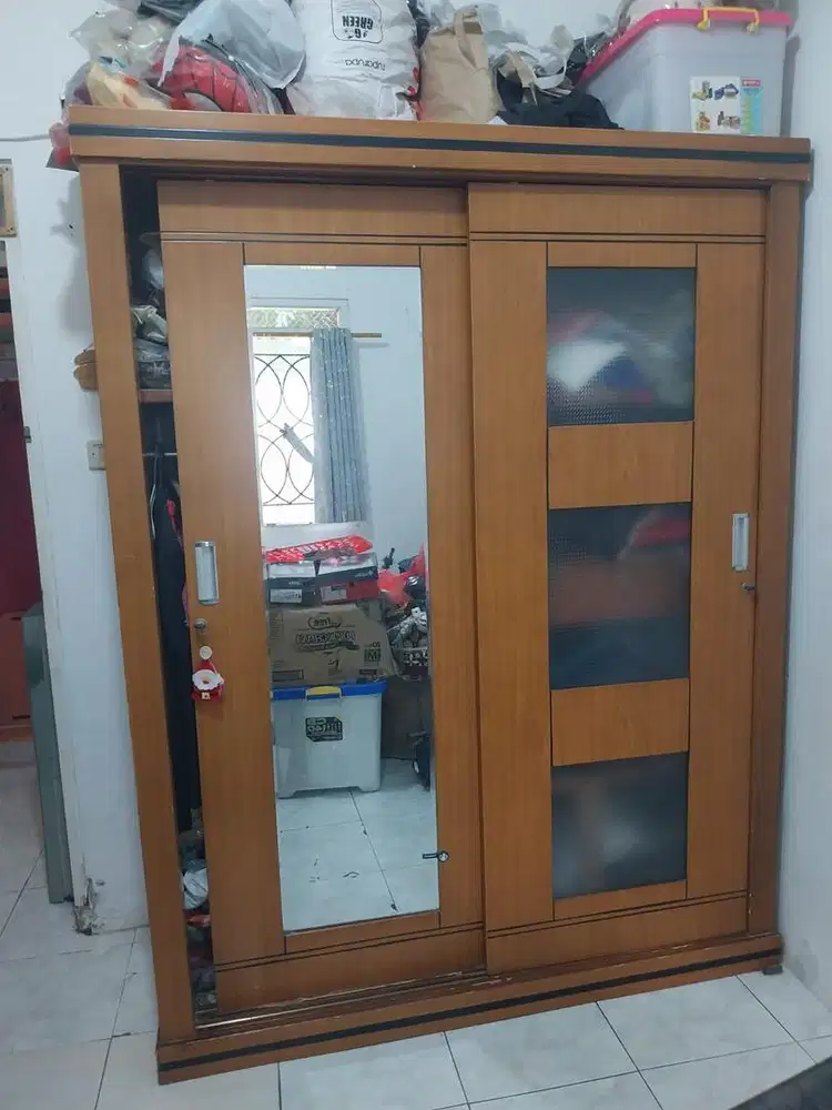 Dijual lemari pakaian