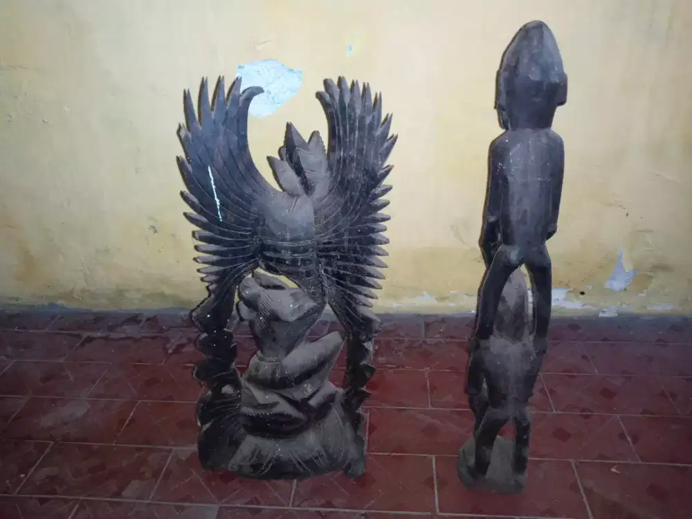 Patung dn pajangan dari suku