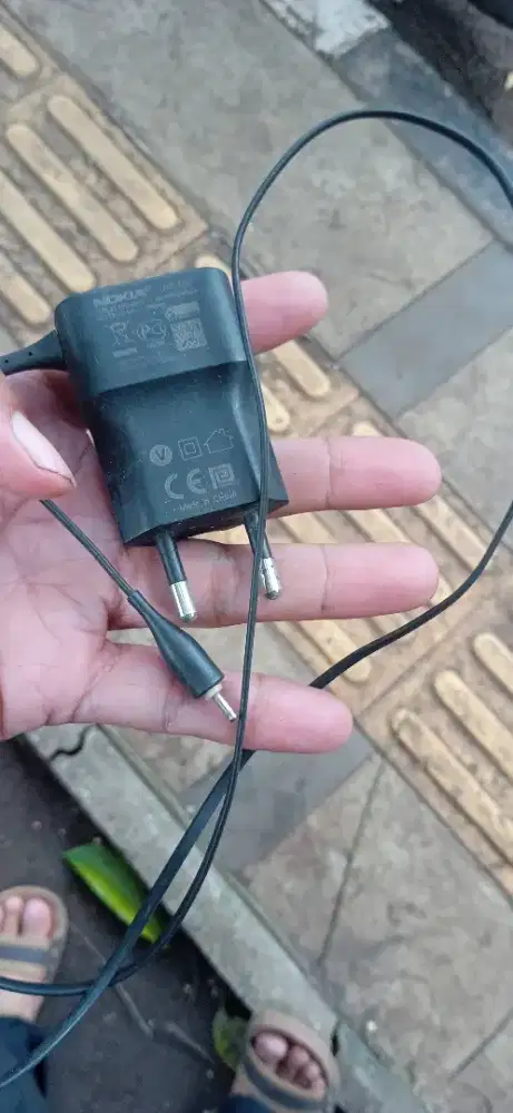 Charger HP nokia lubang kecil