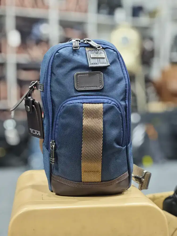 Tas Slempang / crosbody tumi