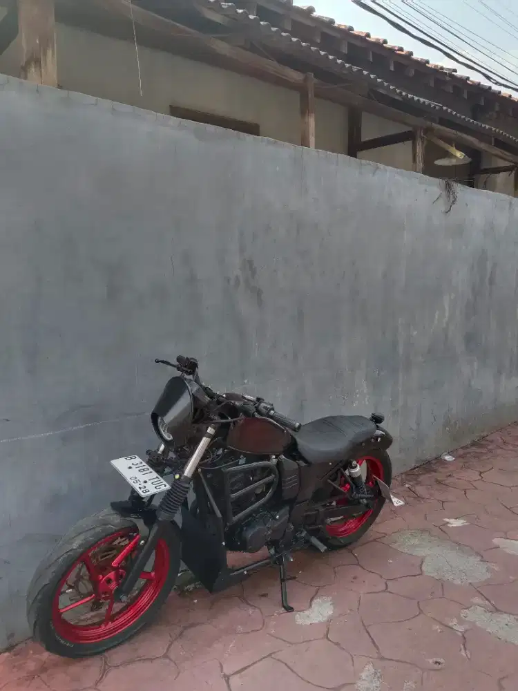 Motor custom bobber triumph