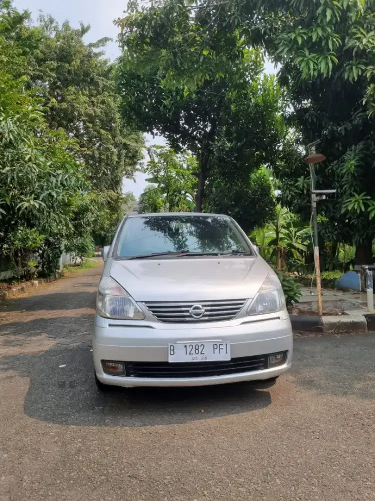 Bismillah. Dijual Nissan Serena HWS 2009