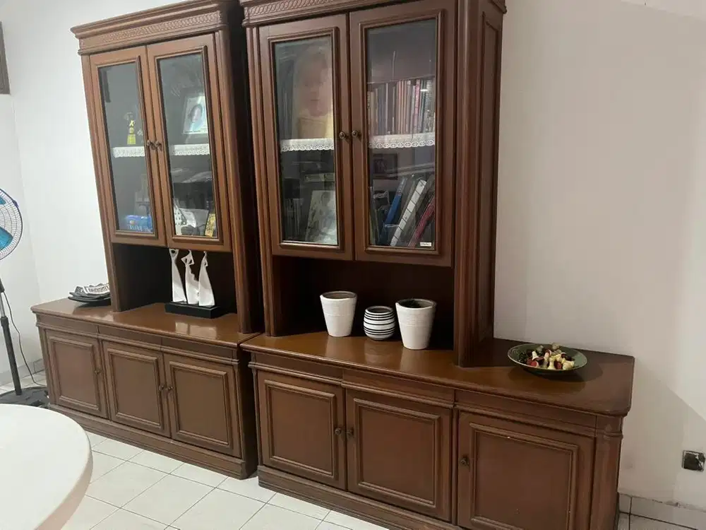 Lemari besar kayu semi jati kokoh