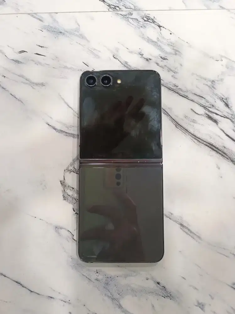 Second Samsung Z Flip 5G