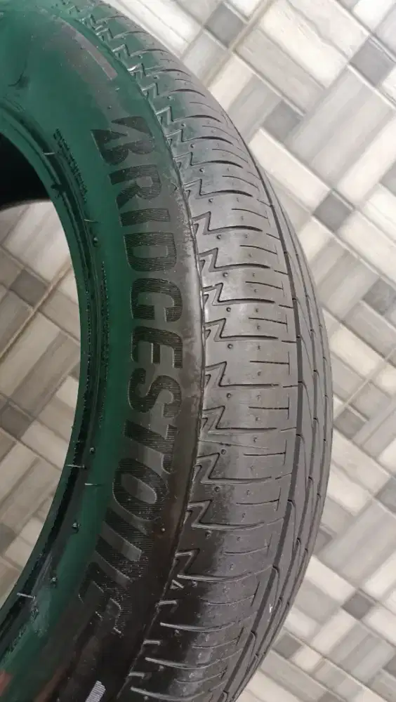 Ban Mobil Bridgestone