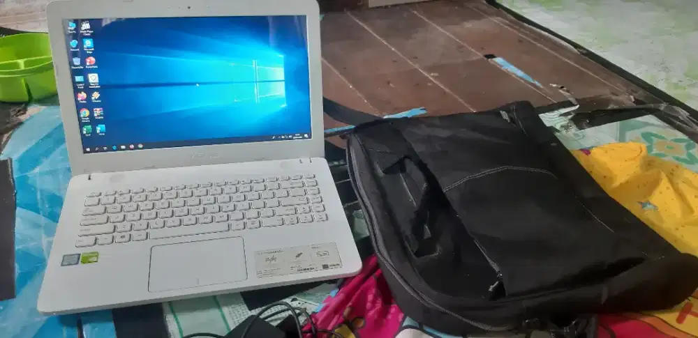 Laptop Asus X441U core i3 gen 6