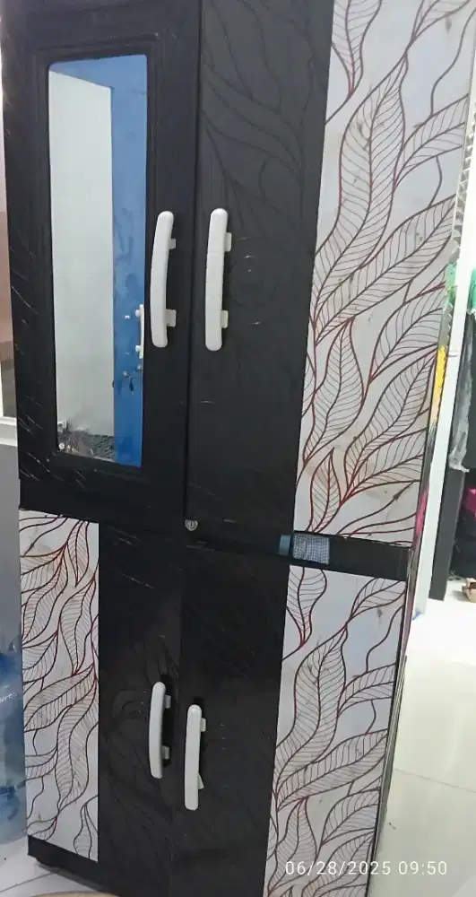 Lemari plastik knock down